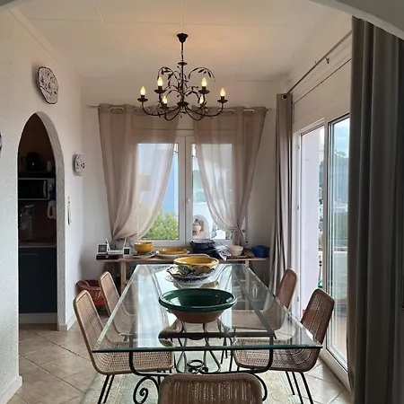 Dom wakacyjny Panoramique Avec Piscine, Mas-fumats, Roses, Espagne Roses