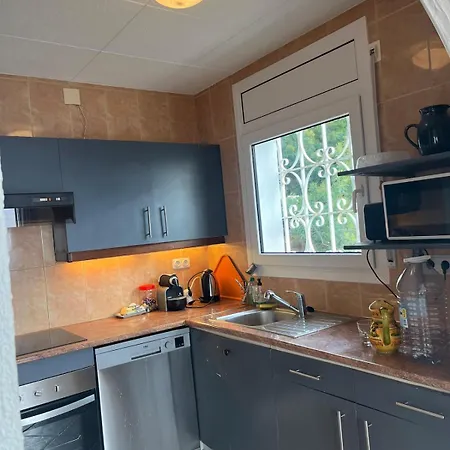 Casa de Férias Panoramique Avec Piscine, Mas-fumats, Roses, Espagne Roses